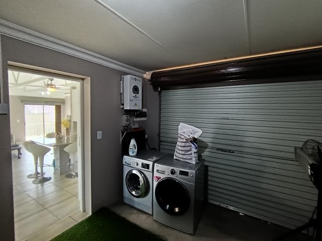 2 Bedroom Property for Sale in Seemeeu Park Western Cape